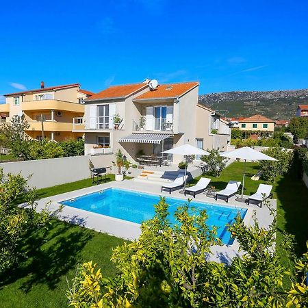Villa Elysium - Beautiful Family House With Heated Pool Kastela Exterior photo