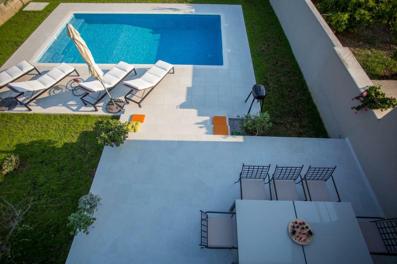 Villa Elysium - Beautiful Family House With Heated Pool Kastela Exterior photo
