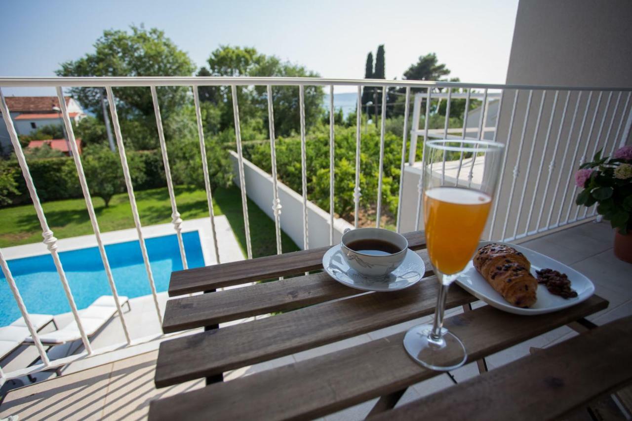 Villa Elysium - Beautiful Family House With Heated Pool Kastela Exterior photo