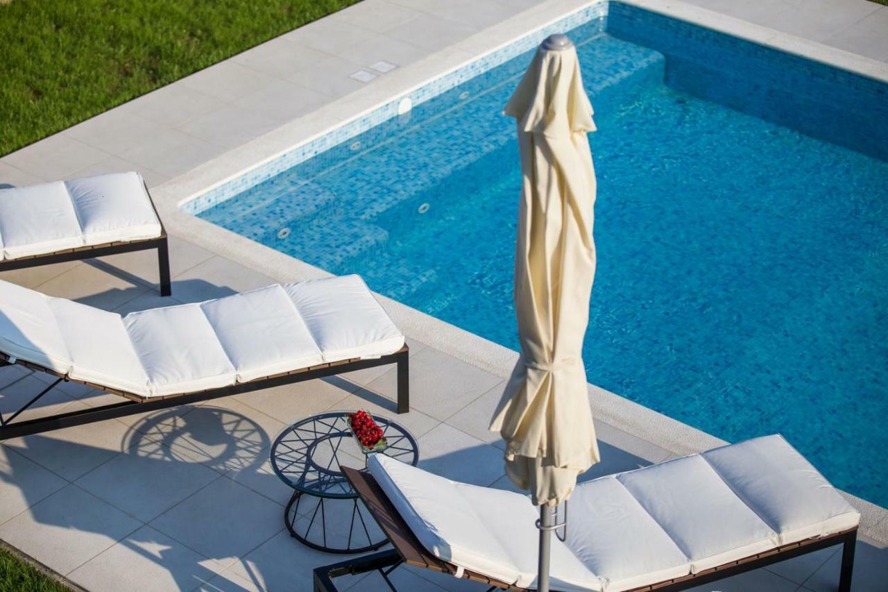 Villa Elysium - Beautiful Family House With Heated Pool Kastela Exterior photo