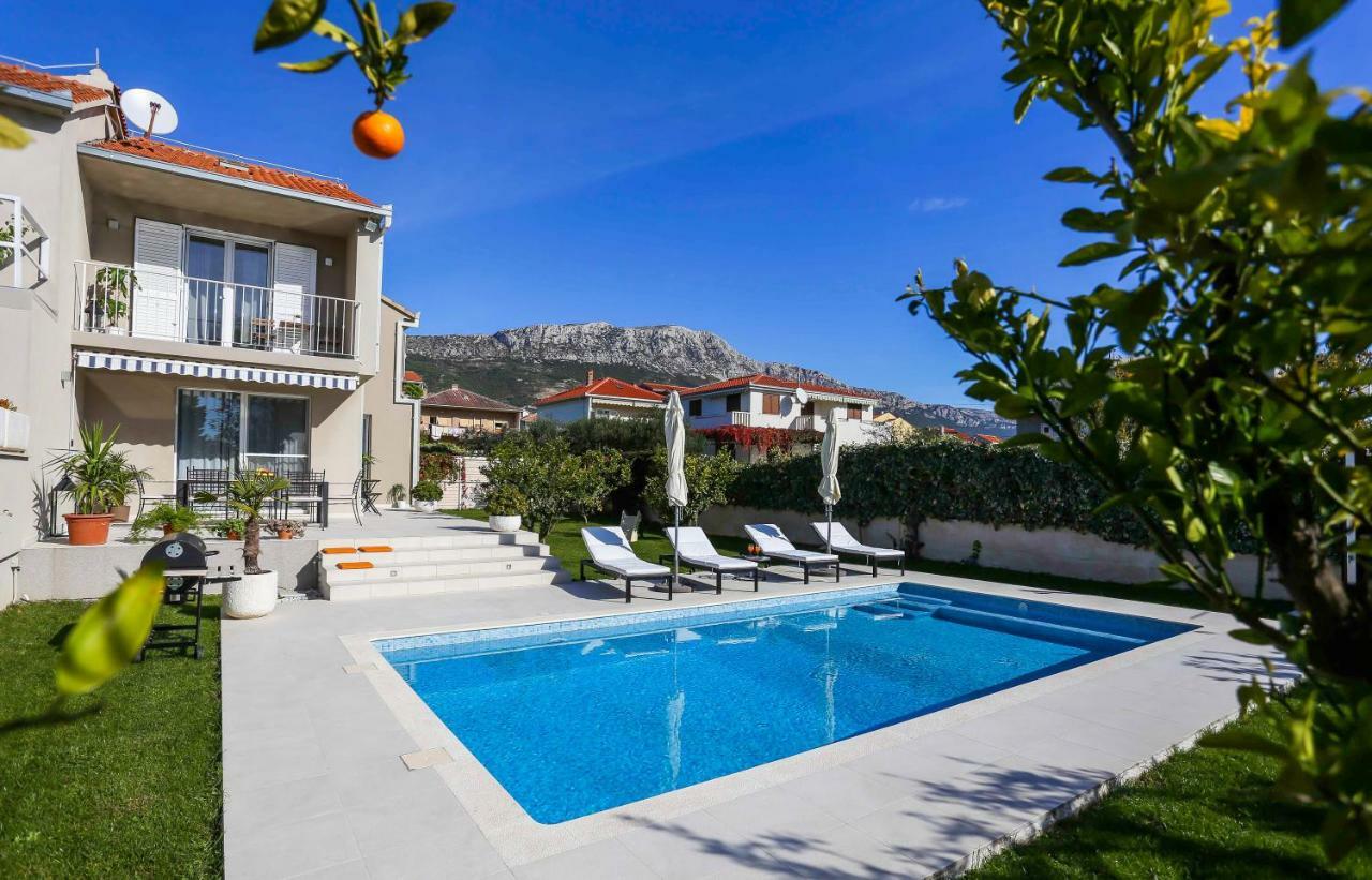Villa Elysium - Beautiful Family House With Heated Pool Kastela Exterior photo